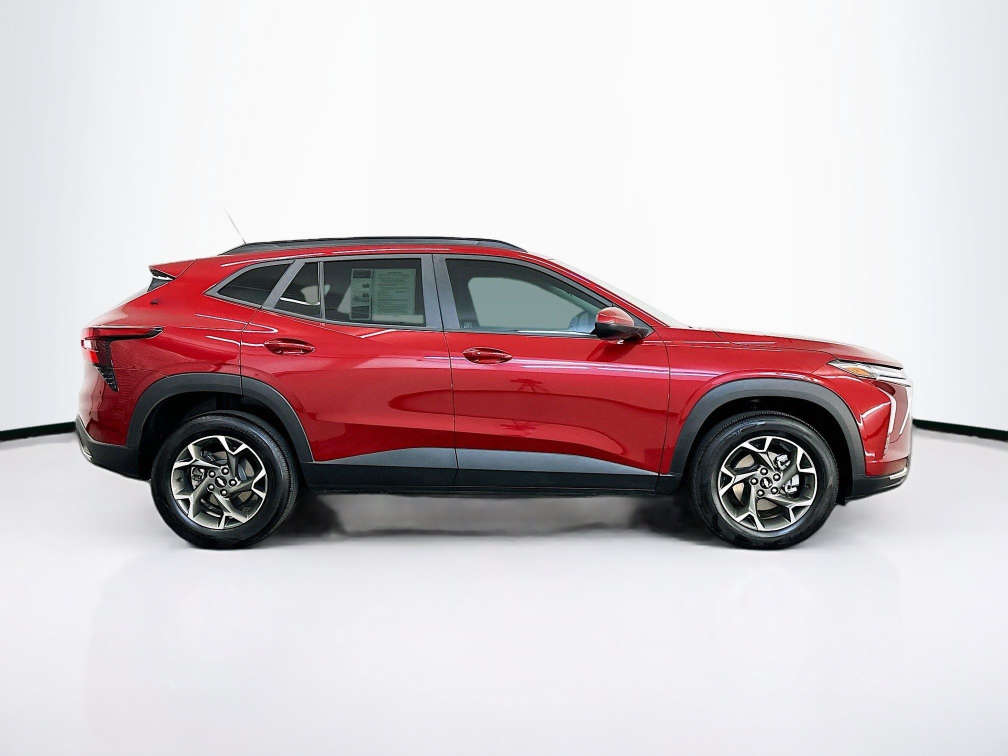 Used 2025 Chevrolet Trax LT w/ Driver Confidence Package FWD image 10