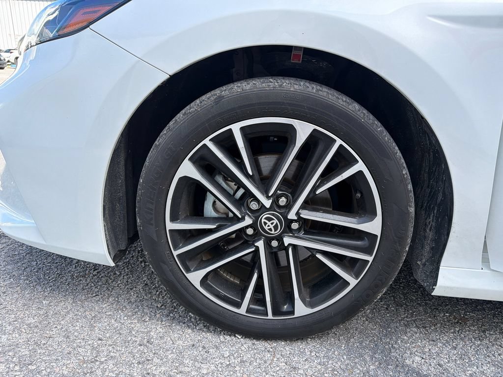 Used 2025 Toyota Camry XLE FWD image 9