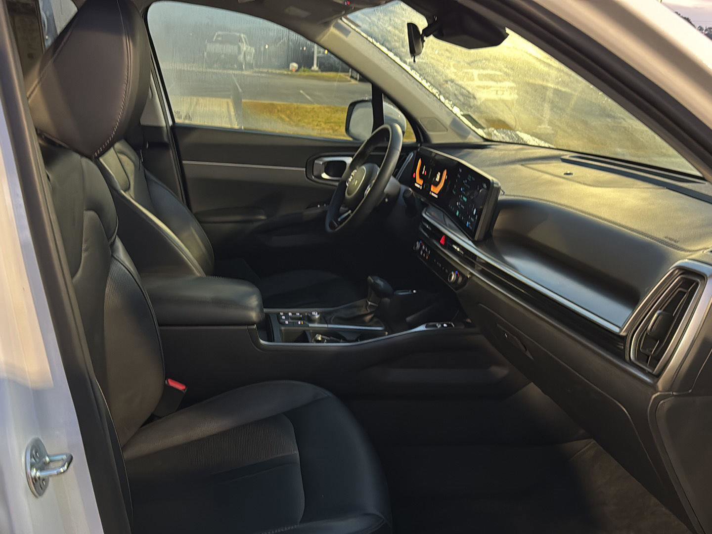 Used 2024 Kia Sorento S image 10