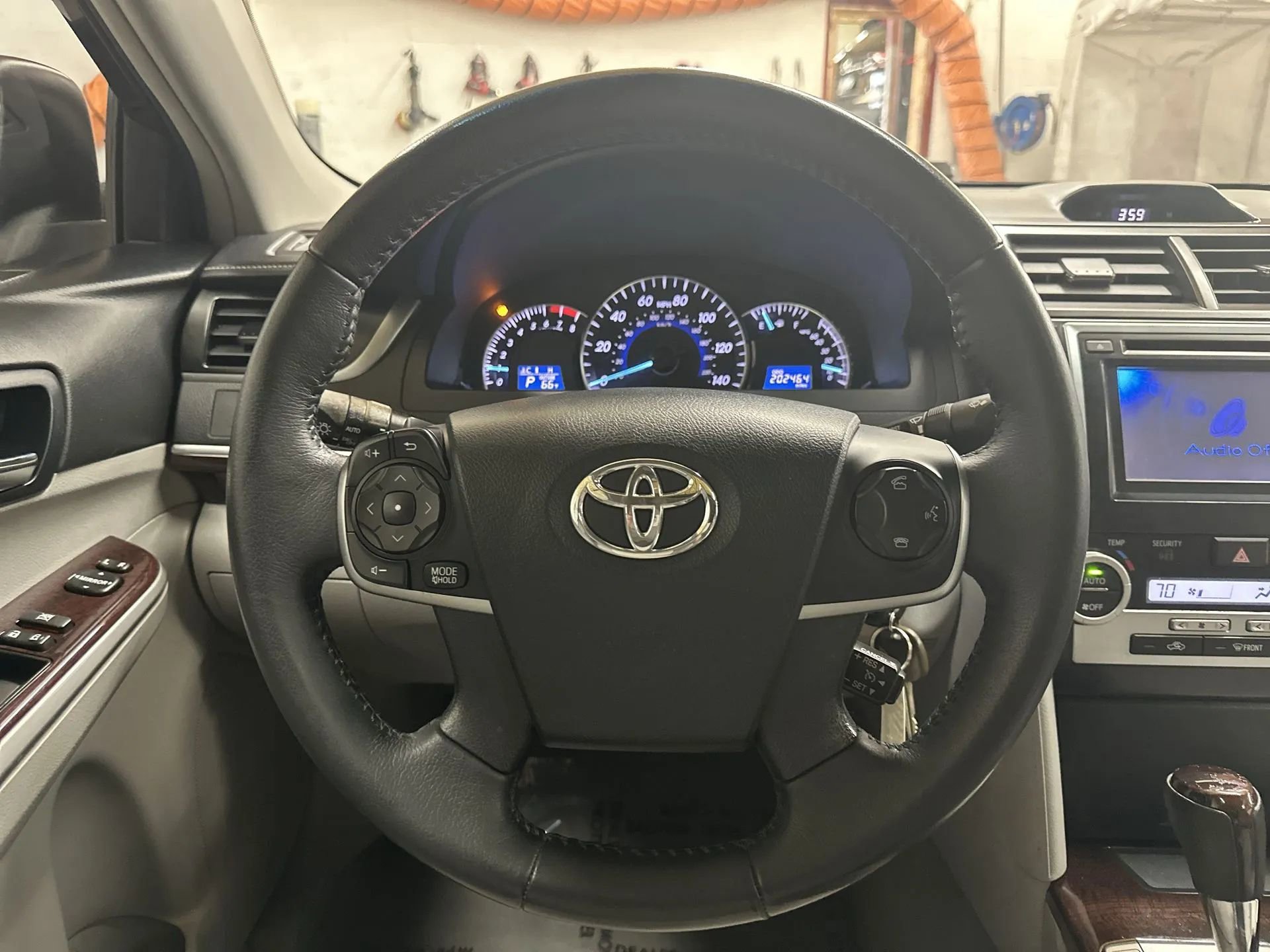 Used 2012 Toyota Camry XLE image 16