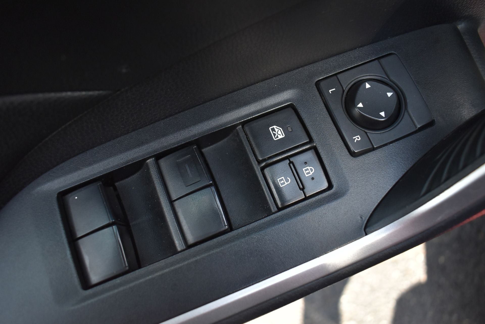 Used 2020 Toyota RAV4 XLE w/ Convenience Package AWD/4WD image 12