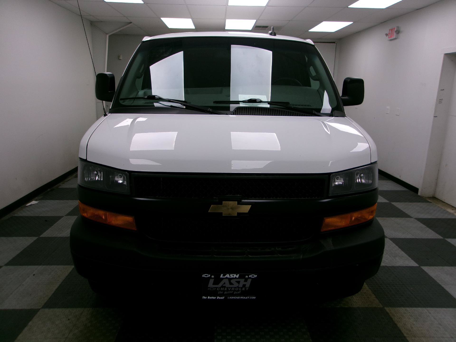 Used 2024 Chevrolet Express 3500 Extended w/ Driver Convenience Package RWD image 15