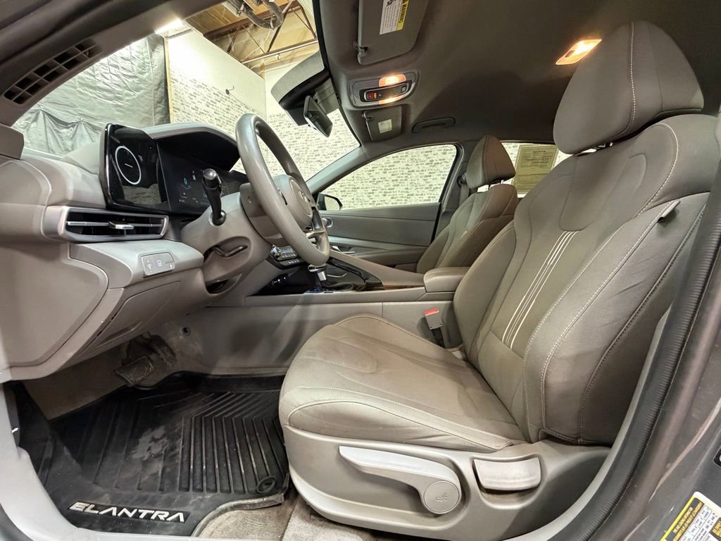 Certified 2024 Hyundai Elantra Blue image 15