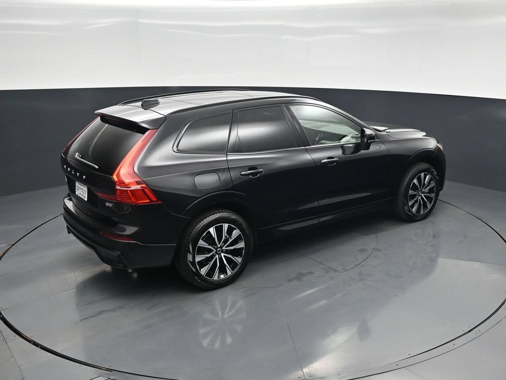 Used 2025 Volvo XC60 B5 Plus AWD/4WD image 42