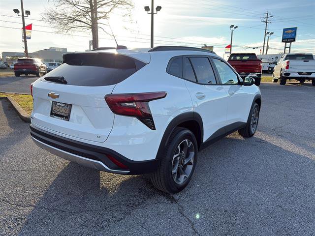 New 2026 Chevrolet Trax LT w/ Sunroof Package image 7