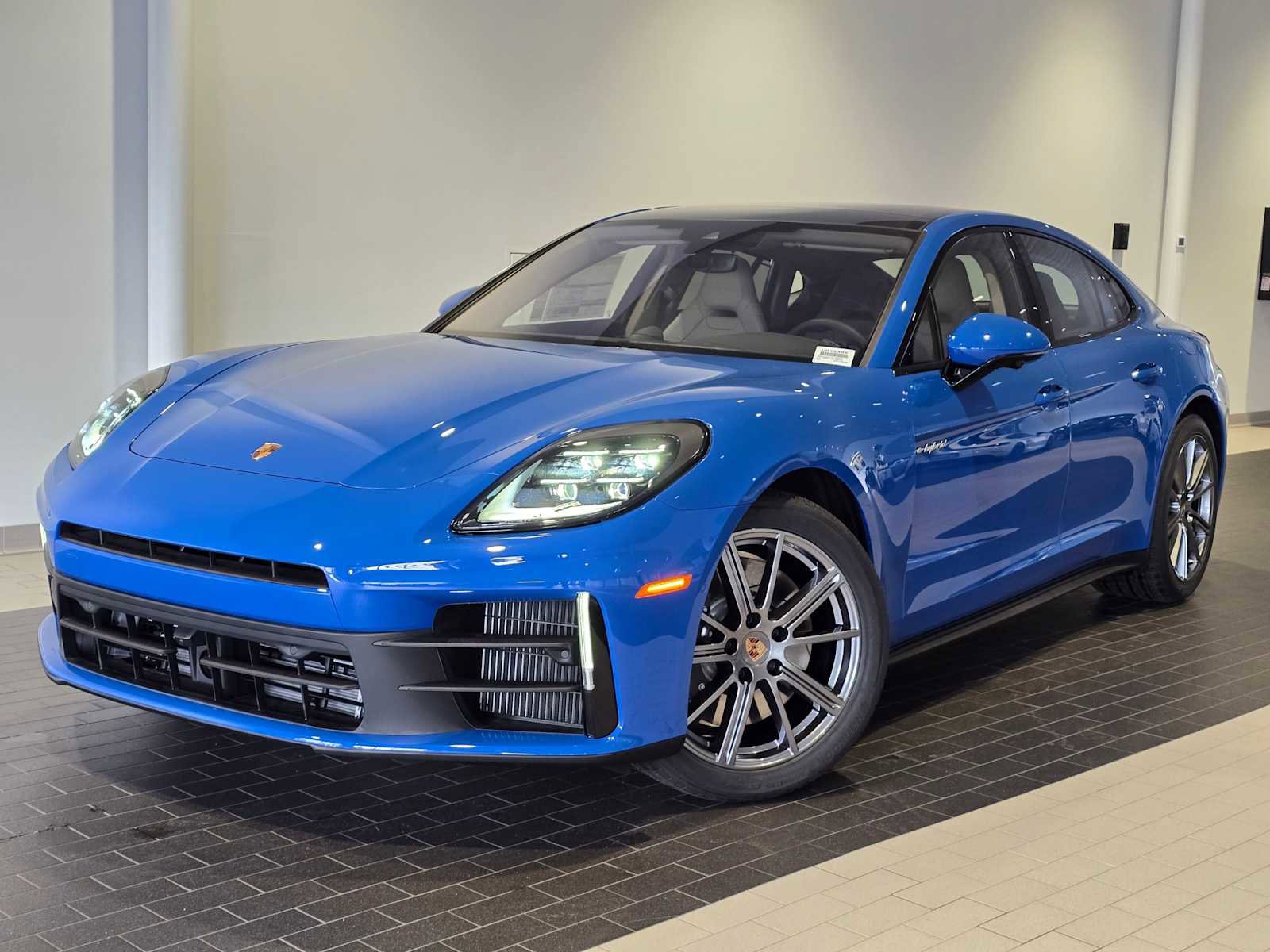 New 2025 Porsche Panamera 4