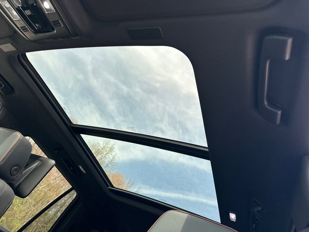 New 2026 GMC Yukon AT4 w/ AT4 Premium Plus Package image 33