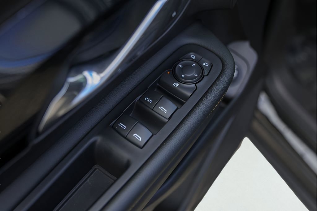 Used 2024 GMC Terrain AT4 image 24