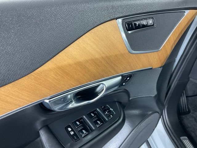 Certified 2025 Volvo XC90 T8 Plus AWD/4WD image 27