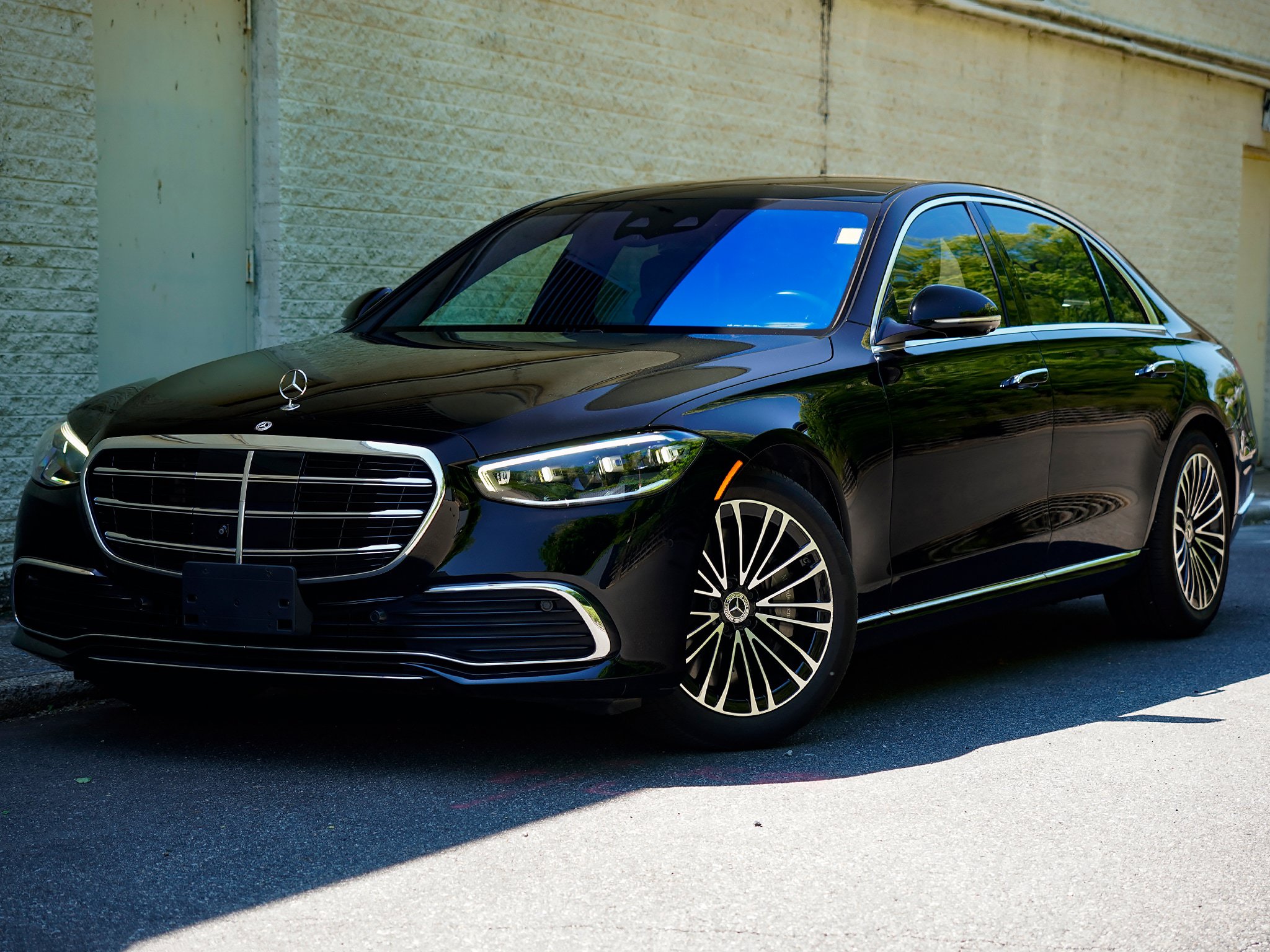 Used 2023 Mercedes-Benz S 500 4MATIC image 2