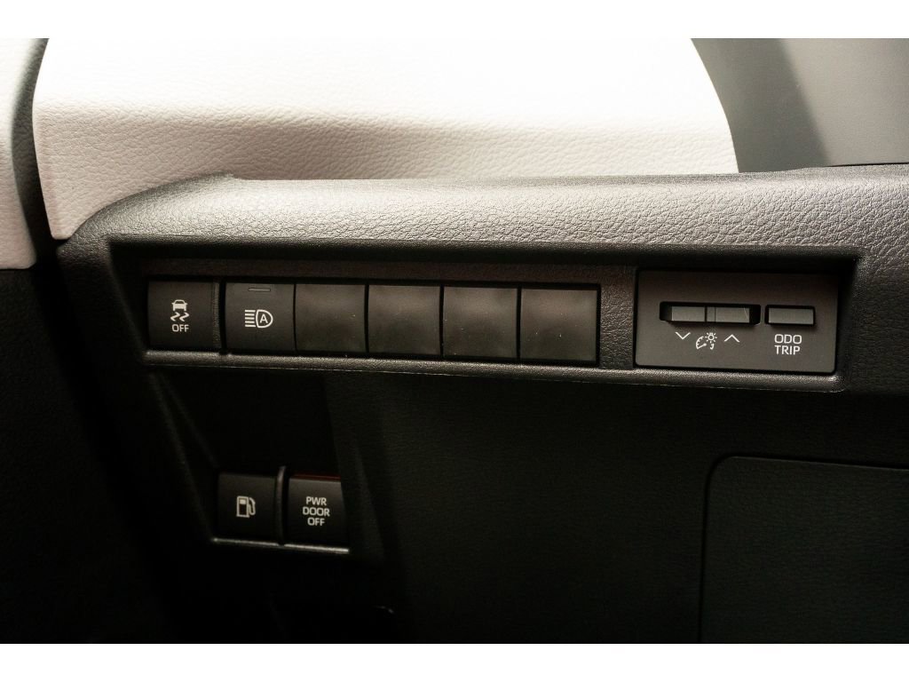 New 2026 Toyota Sienna XLE image 27