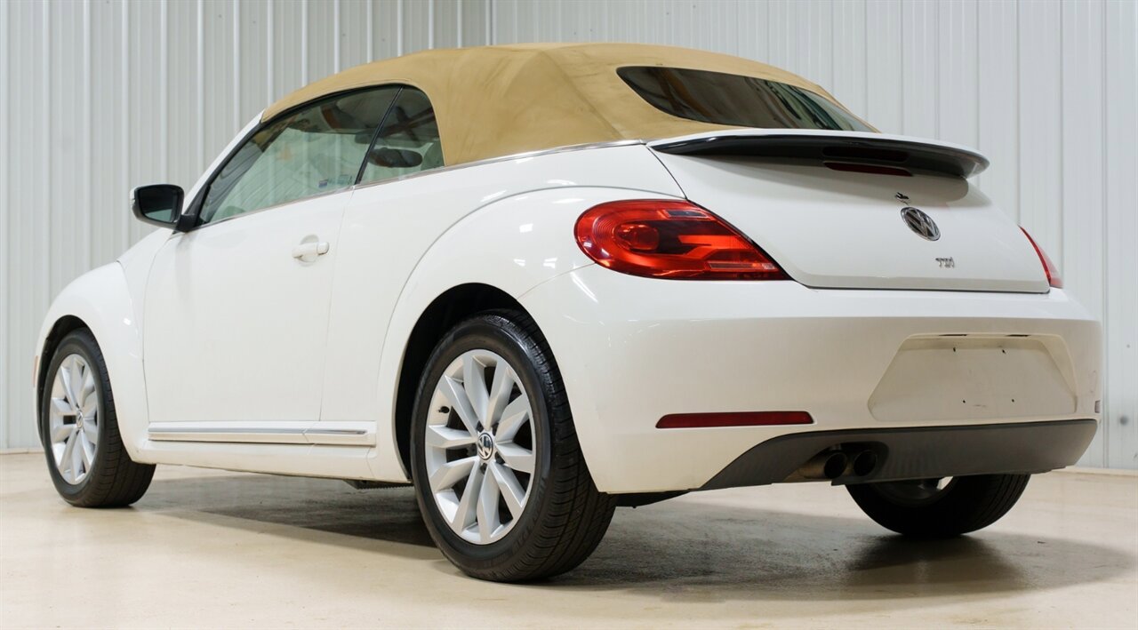 Used 2013 Volkswagen Beetle TDI FWD image 5