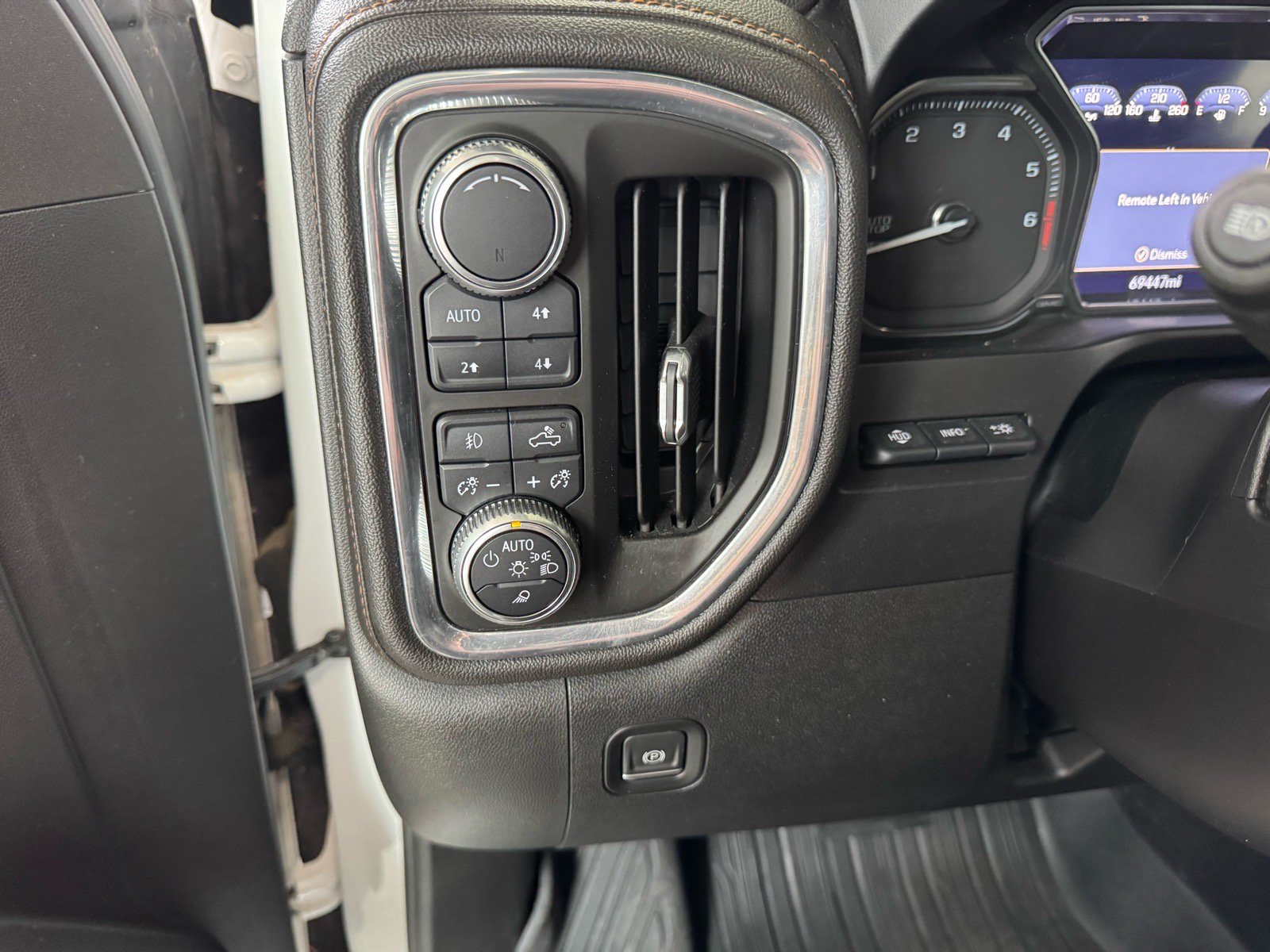 Used 2019 GMC Sierra 1500 AT4 w/ AT4 Premium Package AWD/4WD image 22