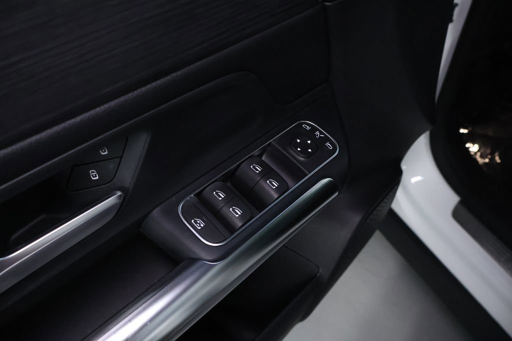 Used 2022 Mercedes-Benz GLA 250 4MATIC w/ AMG Line image 14