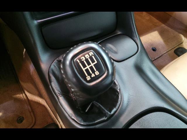 Used 2000 Chevrolet Corvette Base w/ Performance Handling Pkg image 33