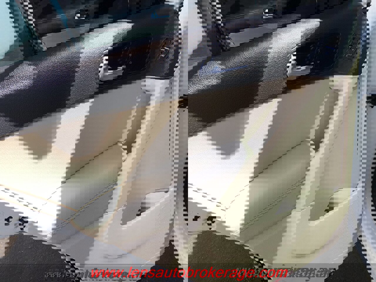 Used 2016 Volkswagen Tiguan SE image 15