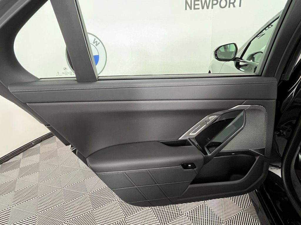 Used 2025 BMW 760i xDrive 760i xDrive w/ Premium Package image 27