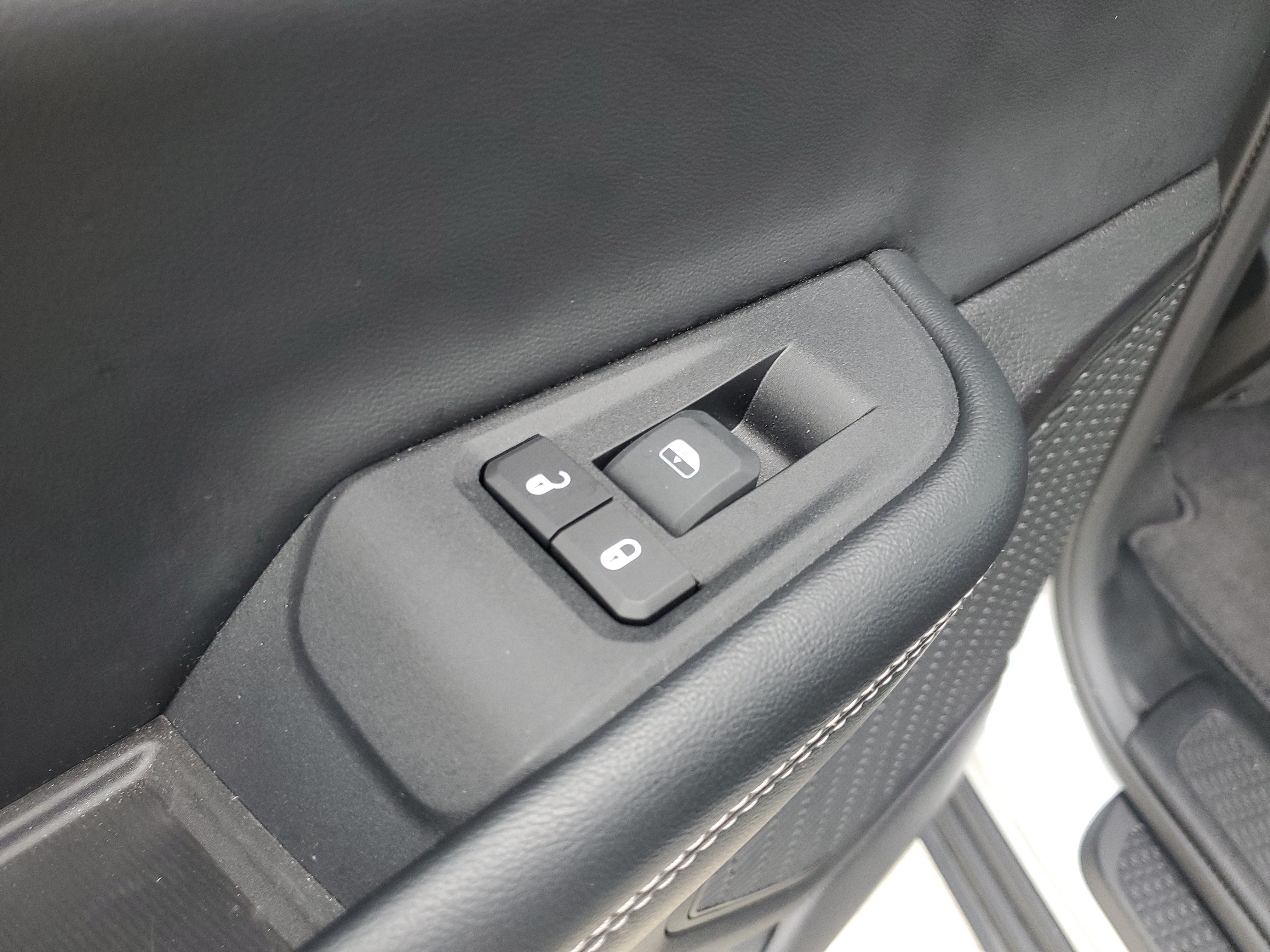 Used 2024 Jeep Grand Cherokee L Laredo RWD image 15
