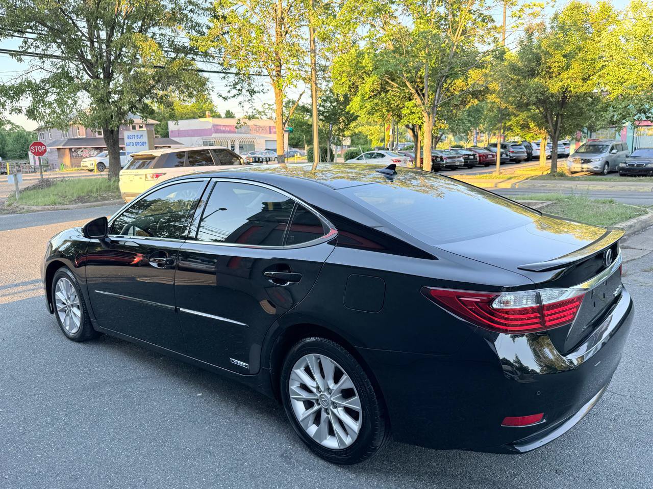 Used 2013 Lexus ES 300h w/ Luxury Pkg FWD image 5