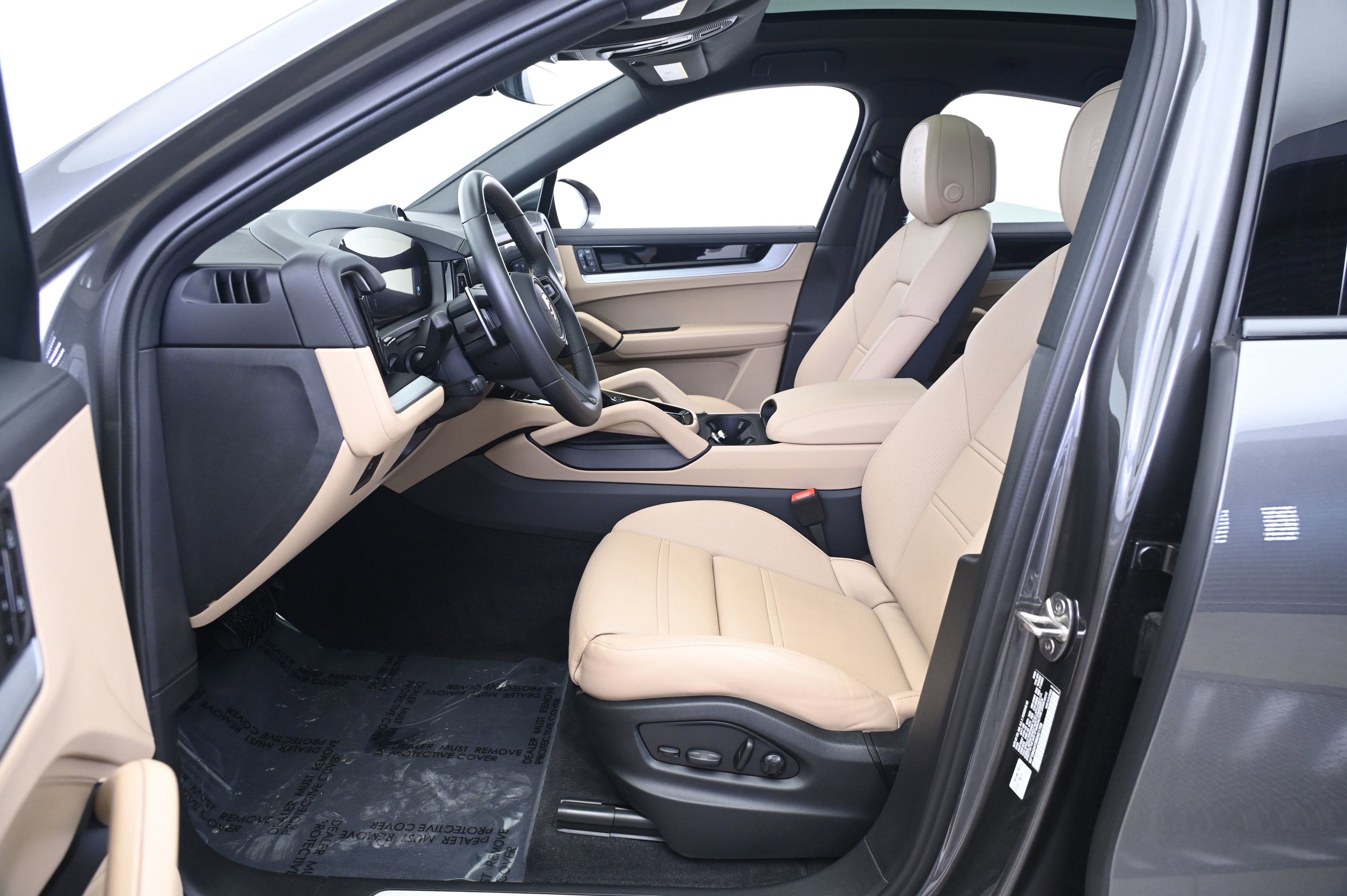 Certified 2024 Porsche Cayenne Coupe image 29