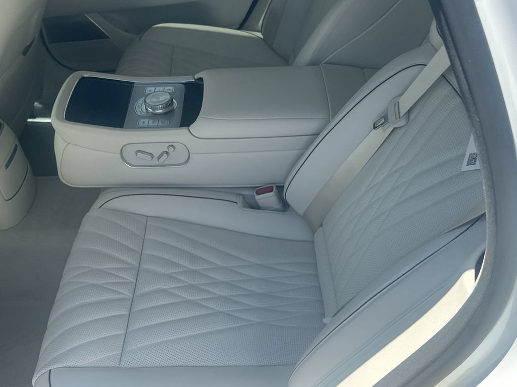 Used 2025 Genesis G90 3.5T AWD/4WD image 14