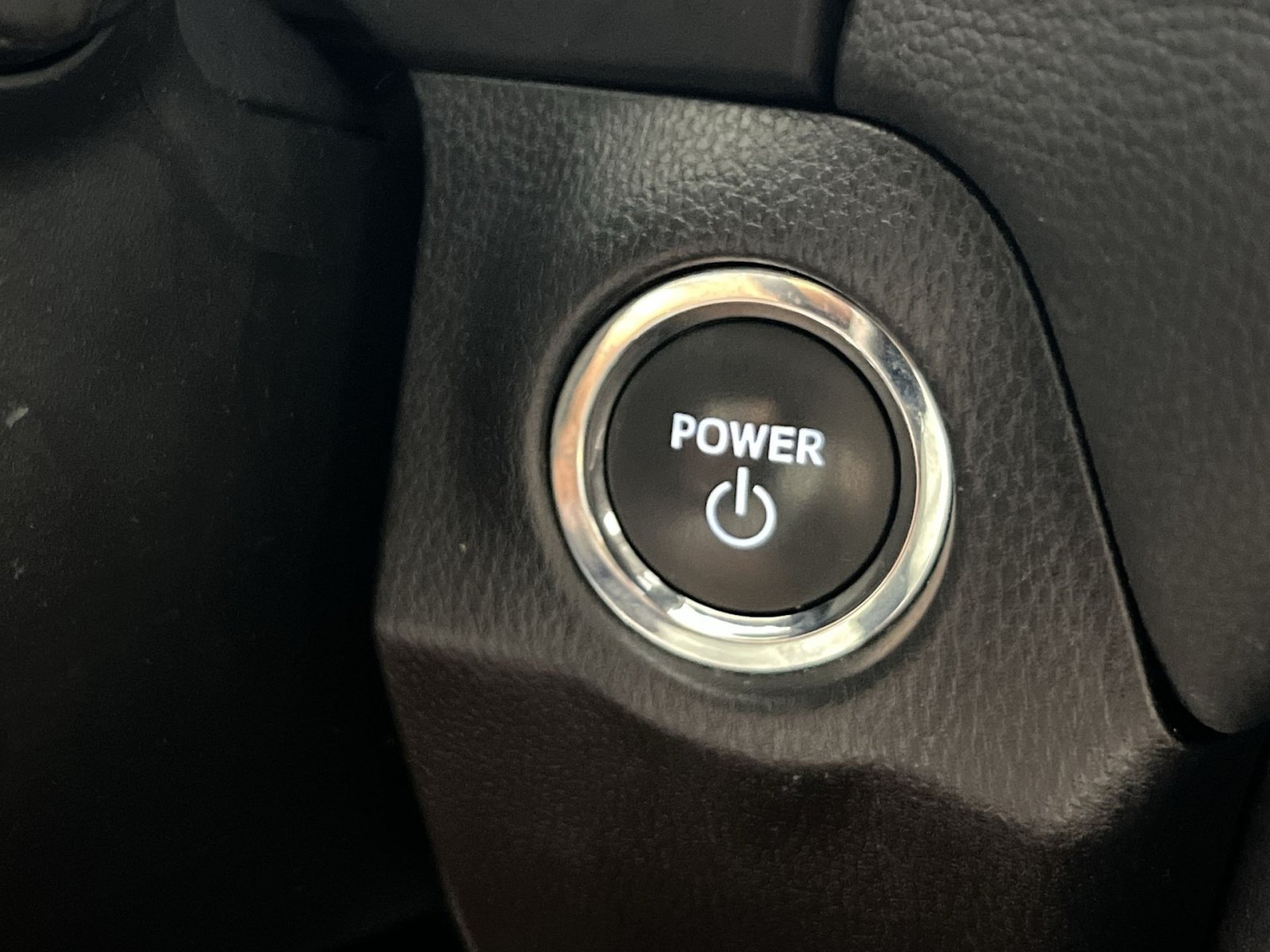 Used 2025 Toyota RAV4 XLE AWD/4WD image 34
