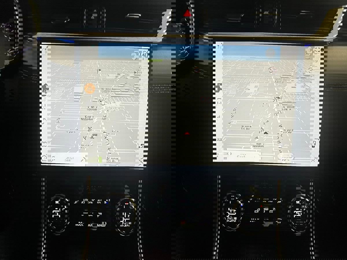 Used 2022 Jaguar XF R-Dynamic SE image 26