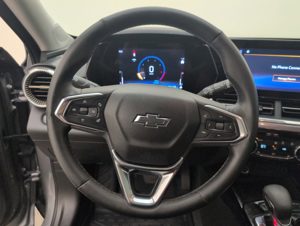 Used 2025 Chevrolet Trax ACTIV w/ Sunroof Package FWD image 35