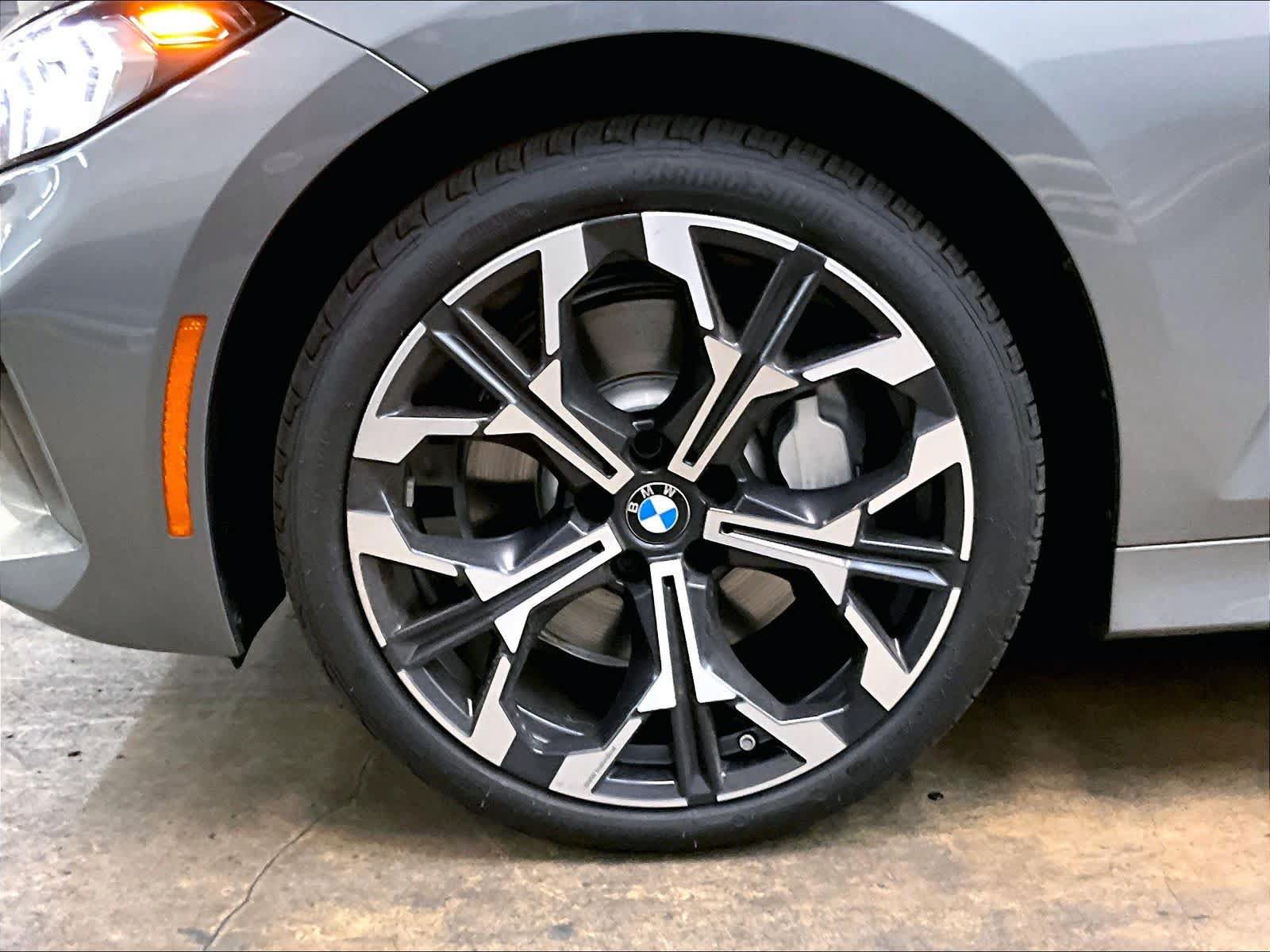 Used 2026 BMW 330i Sedan w/ Premium Package RWD image 12
