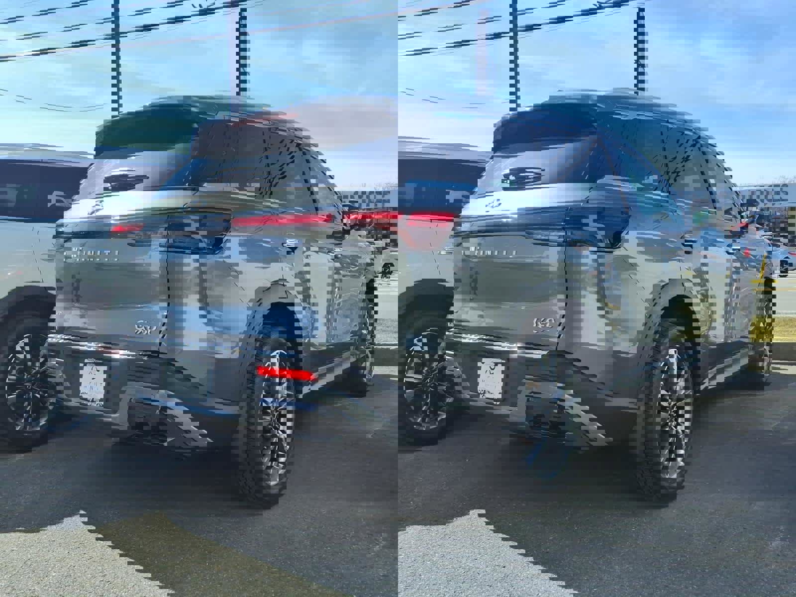 Certified 2023 INFINITI QX60 Luxe w/ Performance Audio Package image 4