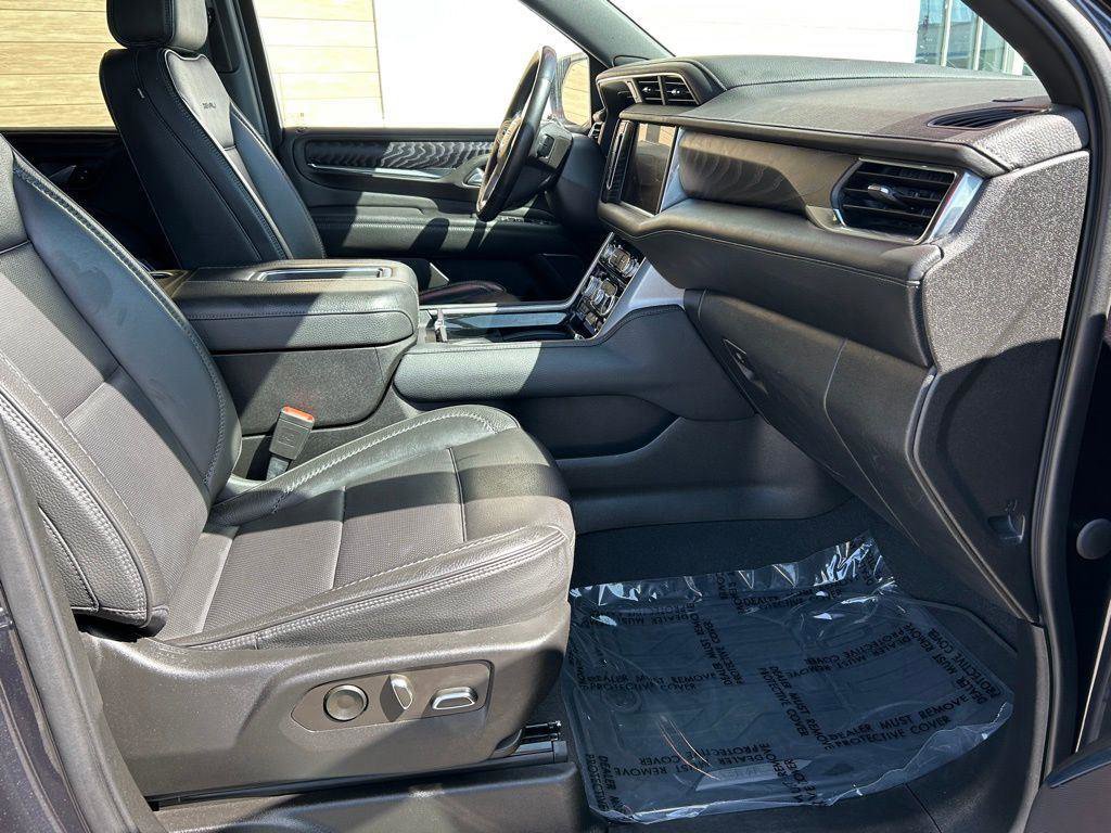 Used 2023 GMC Yukon XL Denali image 14
