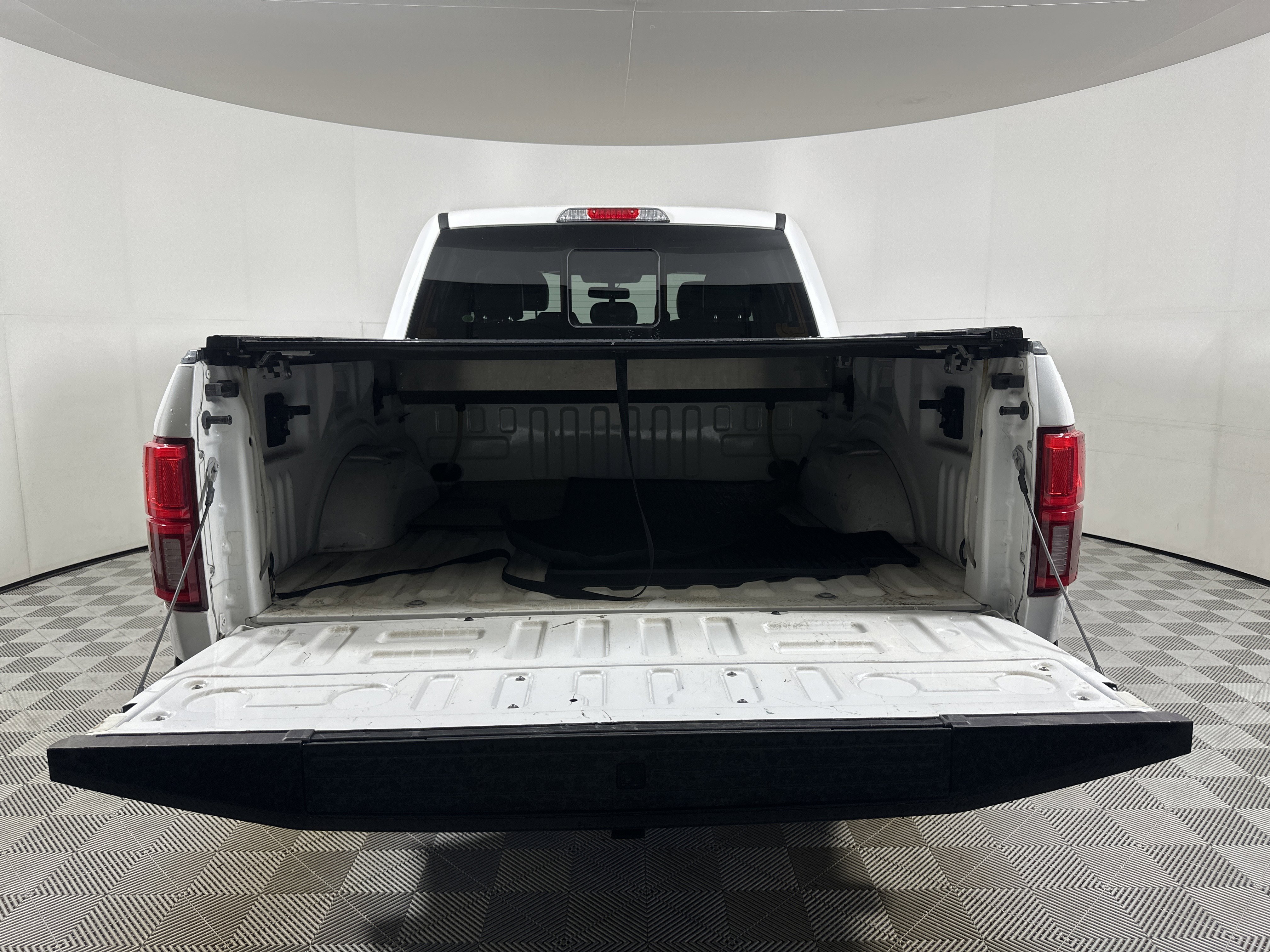 Used 2020 Ford F150 Platinum w/ Equipment Group 701A Luxury image 27