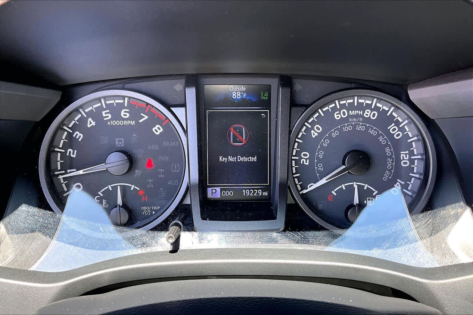 Used 2022 Toyota Tacoma TRD Off-Road AWD/4WD image 24