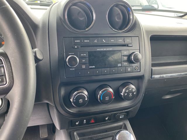 Used 2015 Jeep Patriot Latitude AWD/4WD image 7