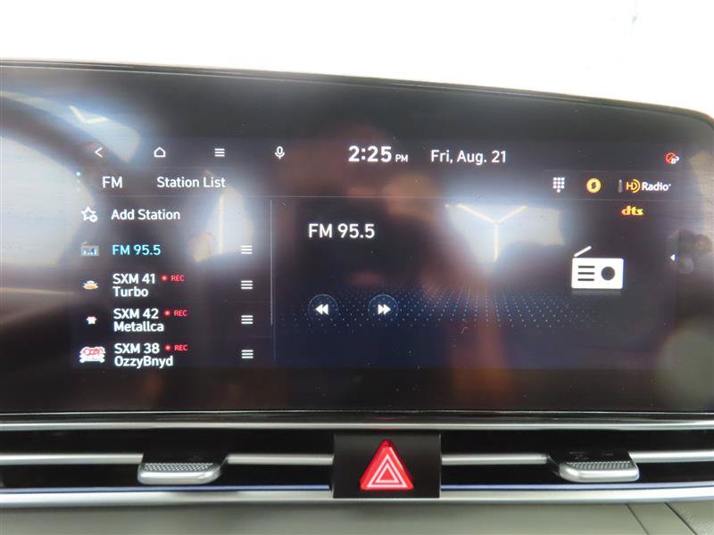 Used 2024 Hyundai Elantra SEL FWD image 23