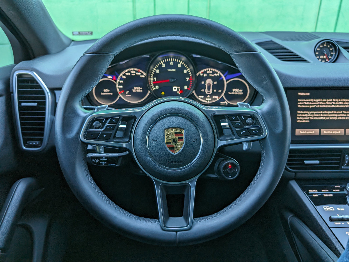 Used 2023 Porsche Cayenne Coupe image 19