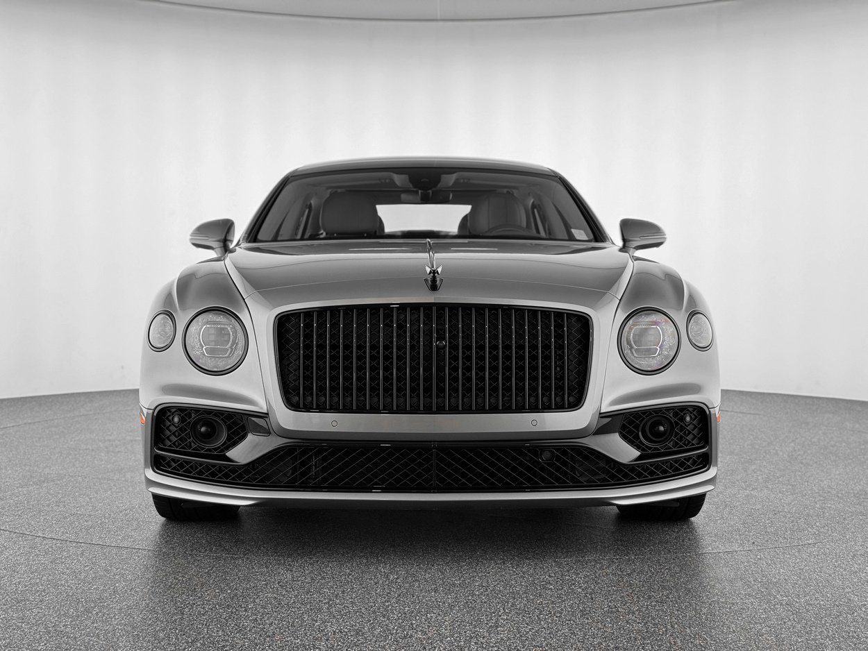 Used 2023 Bentley Flying Spur Azure image 12