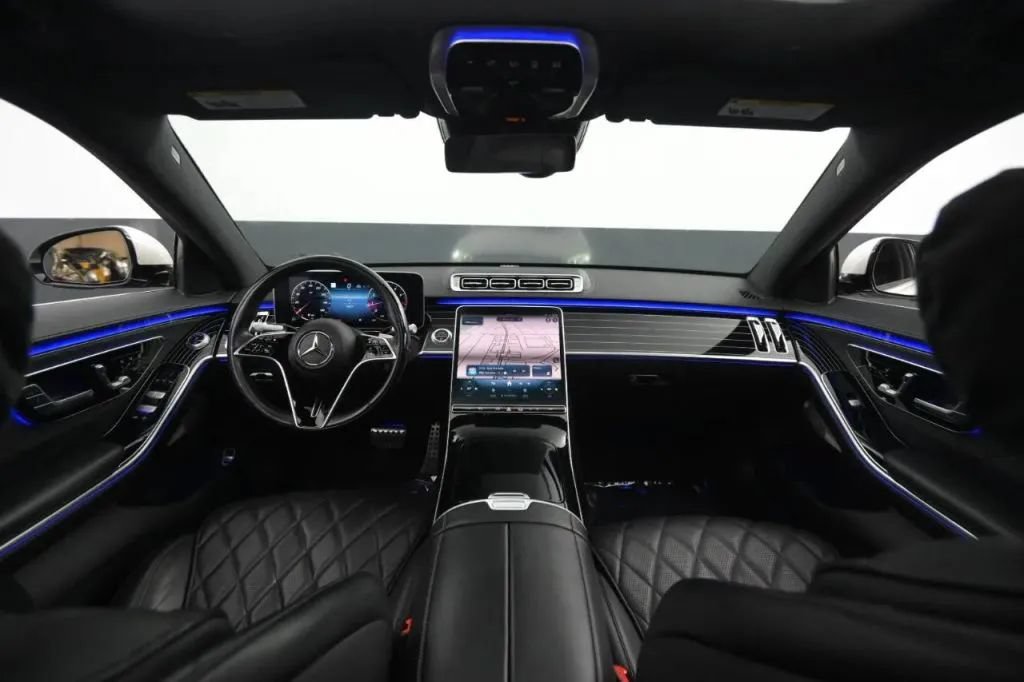 Used 2022 Mercedes-Benz S 580 4MATIC Sedan w/ AMG Line Package image 27