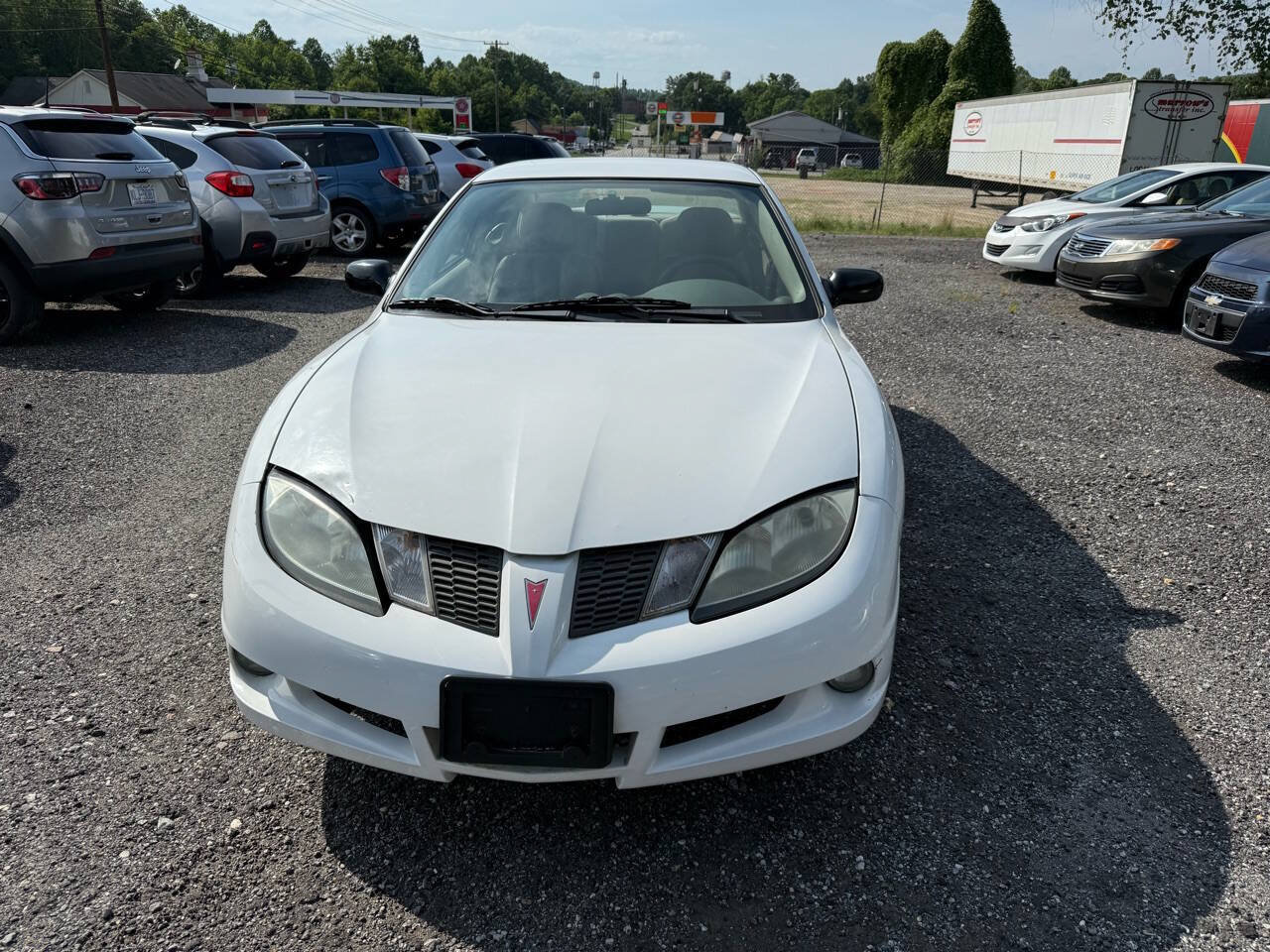 Used 2004 Pontiac Sunfire Coupe w/ 1SB Preferred Equipment Group FWD image 4