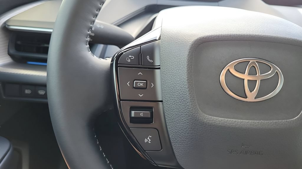 Certified 2026 Toyota Prius XLE FWD image 21