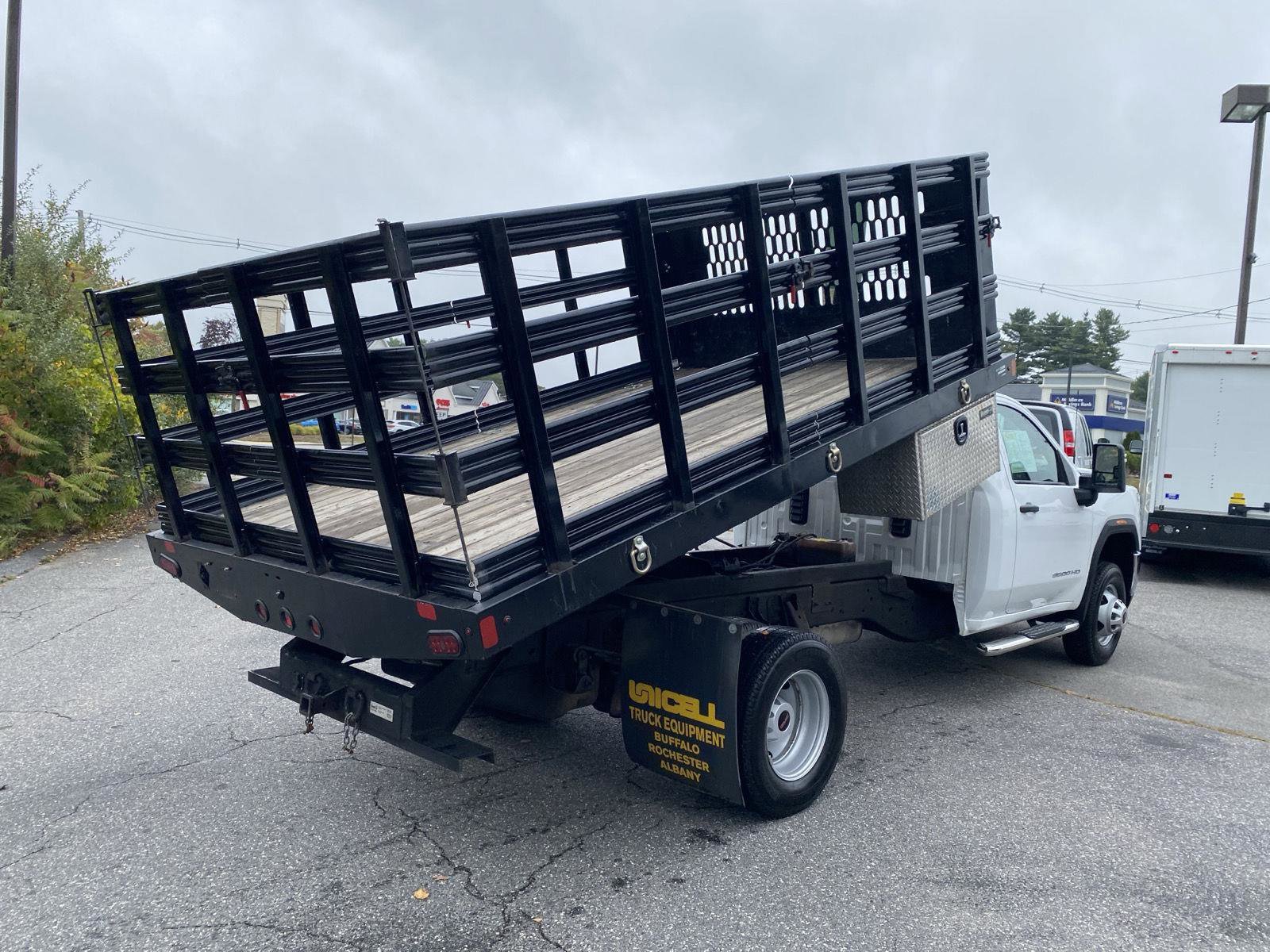 Used 2022 GMC Sierra 3500 Pro w/ Convenience Package image 6