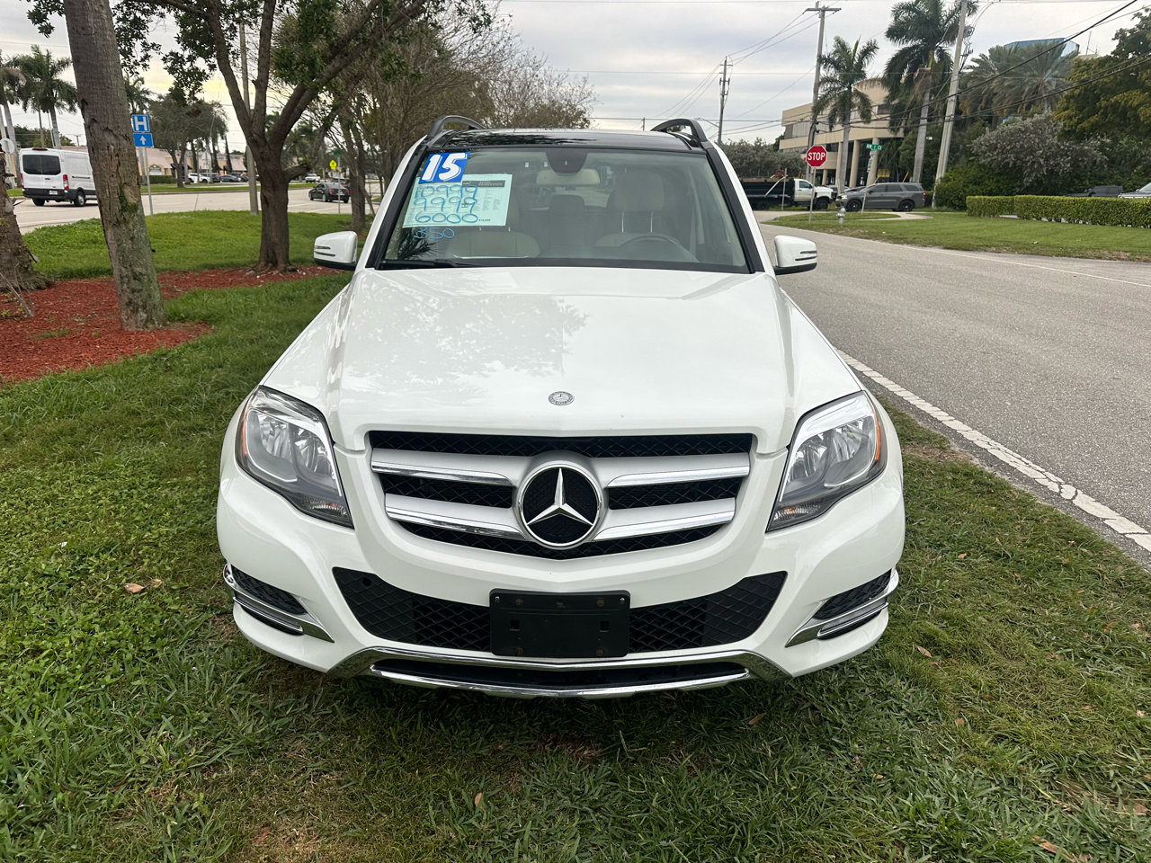 Used 2015 Mercedes-Benz GLK 350 4MATIC image 3