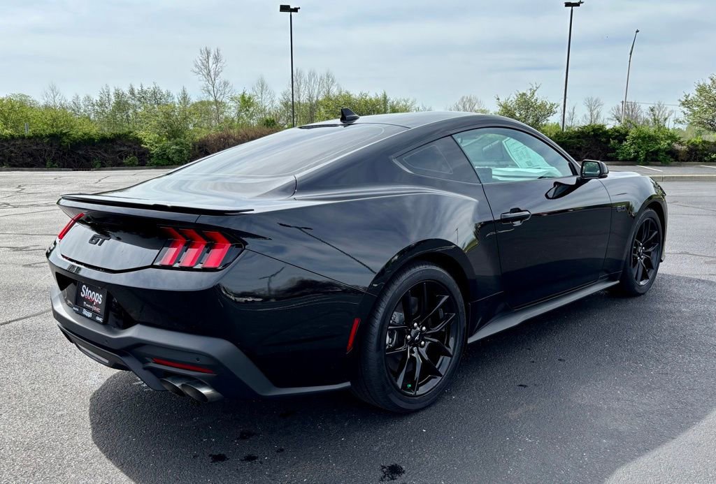 Used 2025 Ford Mustang GT Premium image 8