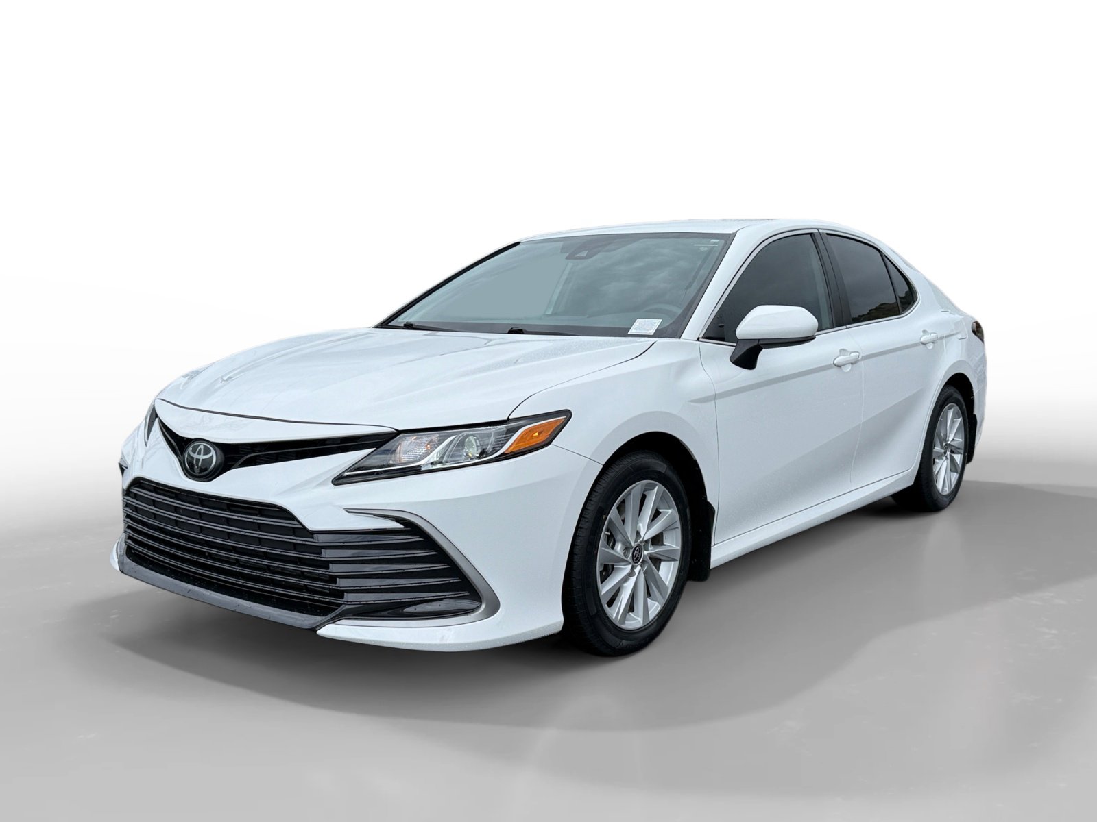 Used 2023 Toyota Camry LE image 1