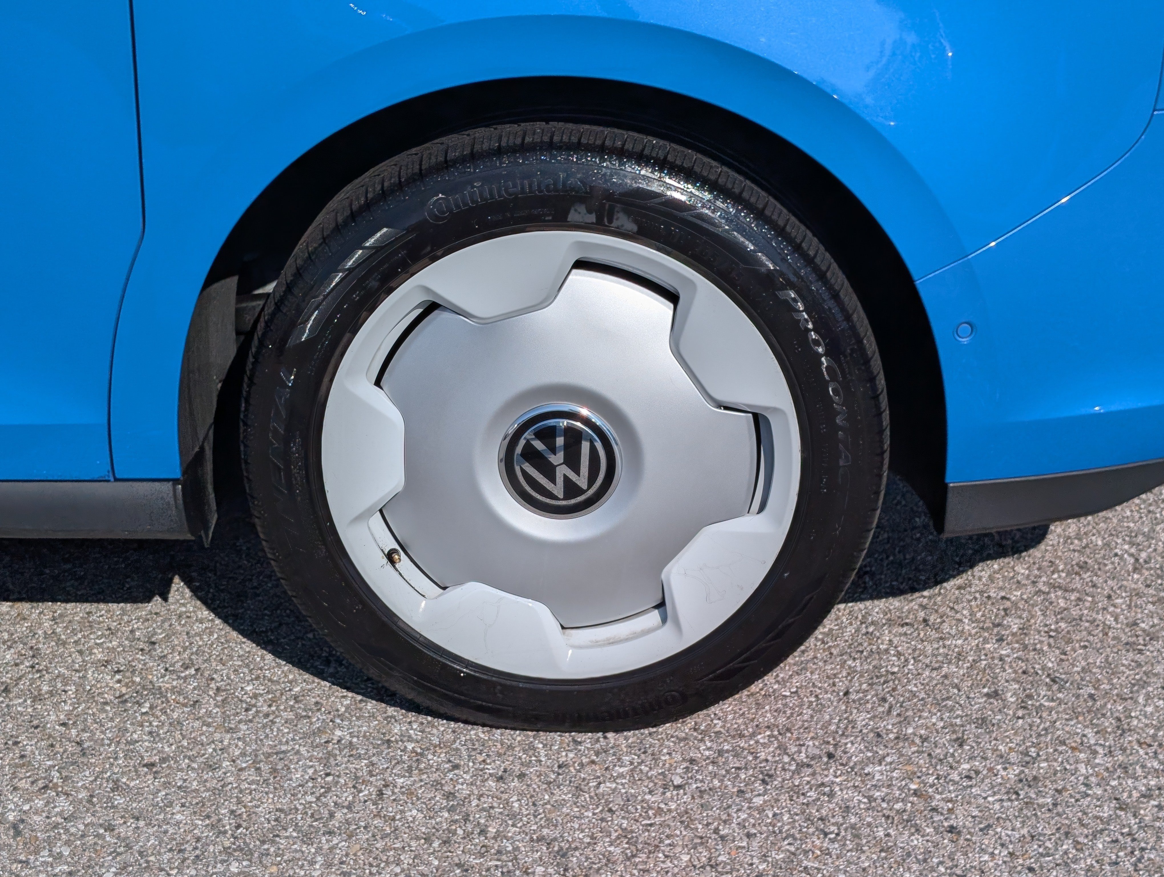 Used 2025 Volkswagen ID. Buzz 1st Edition AWD/4WD image 10