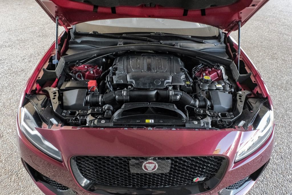 Used 2017 Jaguar F-PACE S image 63