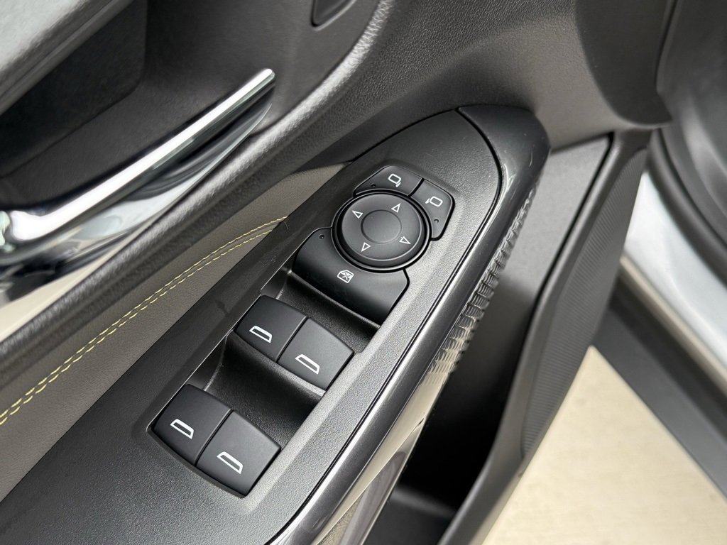 Used 2025 Chevrolet Trax ACTIV w/ Driver Confidence Package image 19