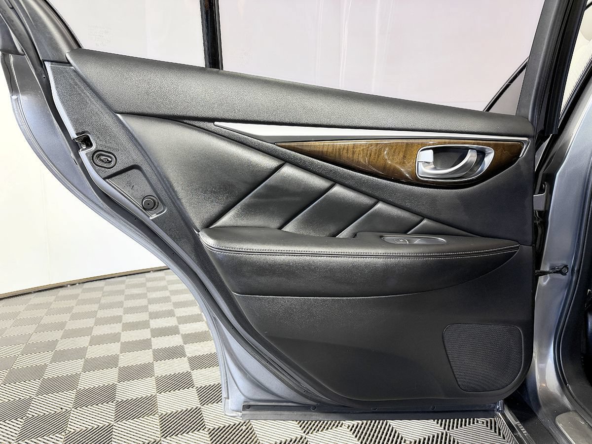 Used 2015 INFINITI Q50 w/ Deluxe Touring Package RWD image 36