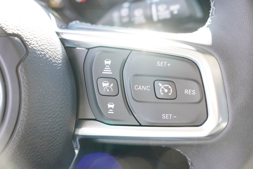 Certified 2025 Jeep Wrangler Unlimited Sahara w/ Safety Group image 29