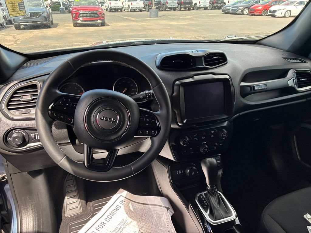 Used 2021 Jeep Renegade Latitude w/ Luxury Group II AWD/4WD image 1